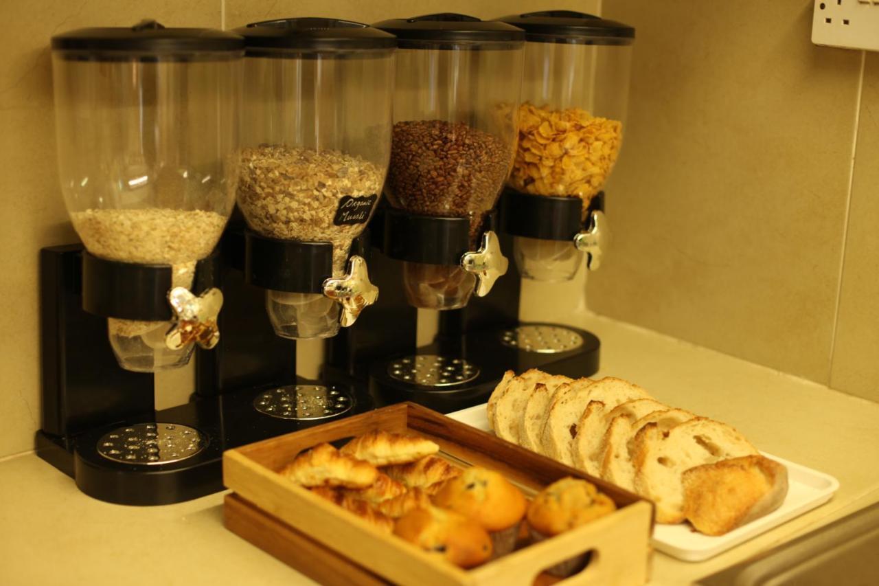Moville Boutique Hostel & Apartments Dış mekan fotoğraf