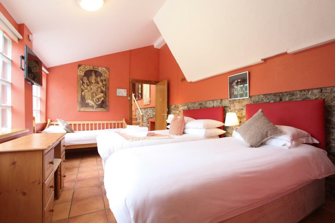 Moville Boutique Hostel & Apartments Dış mekan fotoğraf